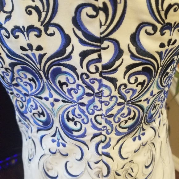 New Corset - Picture 3 of 10